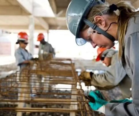 Empoderamento Feminino Avança com Cursos Gratuitos no Sol Nascente