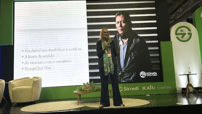 Soraia Schutel CEO da Sonata no Palco Negócios Conscientes da Gramado Summit 2026